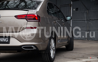 BLACK. Имитация насадок глушителя(выхлопа) крашенные для VW Polo Liftback 2020 - 2023
