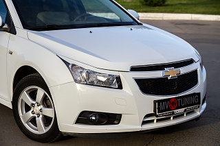 Реснички на фары Chevrolet Cruze var №1 фигурные (2008-2014) + УСТАНОВОЧНЫЙ КОМПЛЕКТ